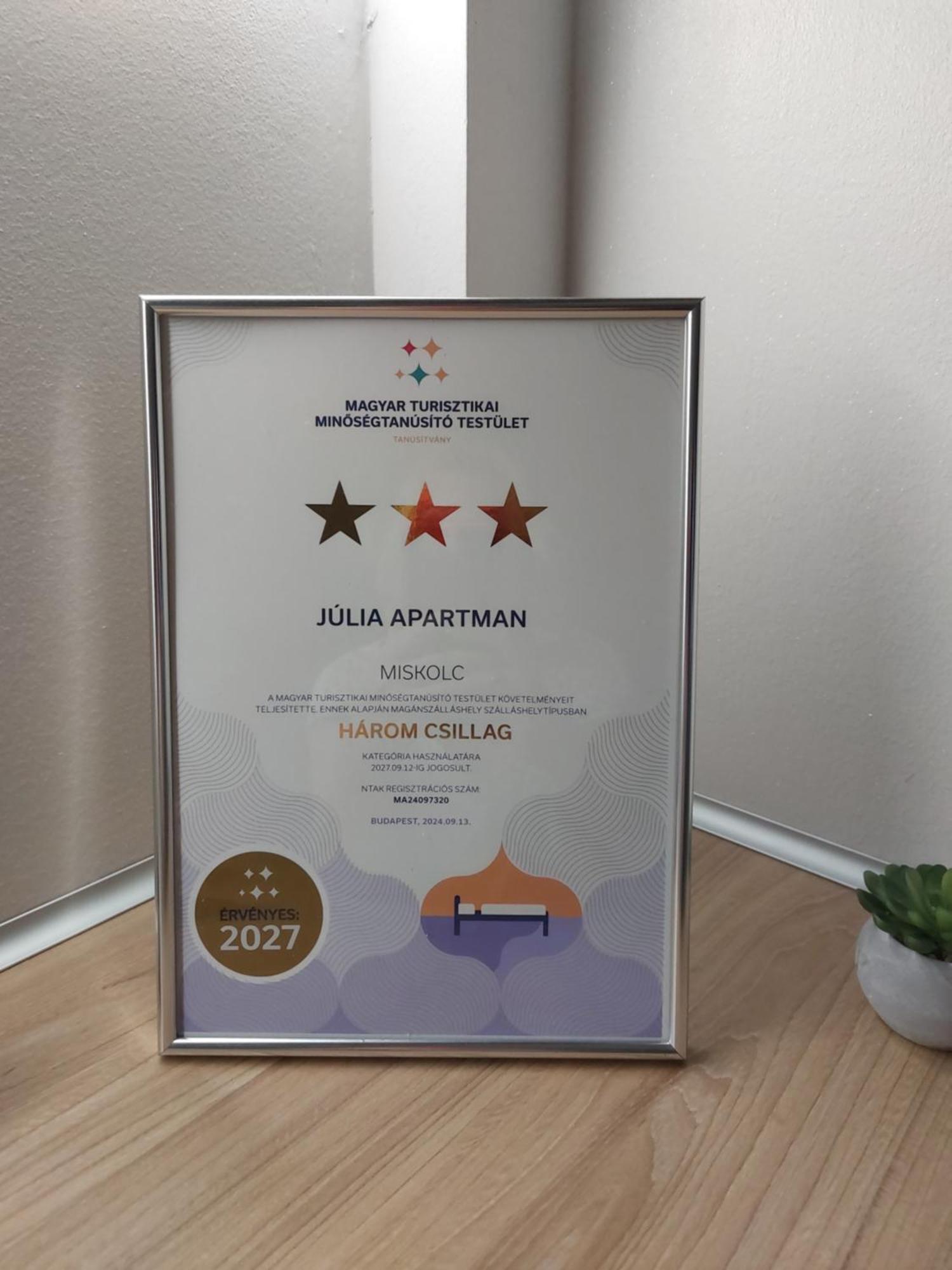 Julia Apartman 米什科尔茨 外观 照片